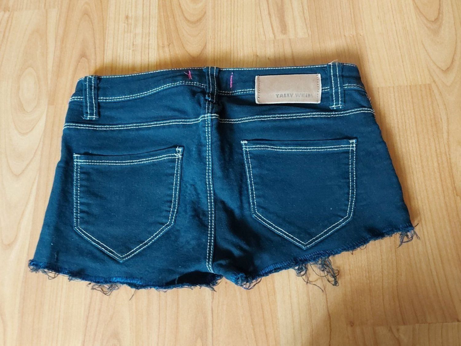 Jeans: Short 32 – D'occasion à VUADENS par momy 1