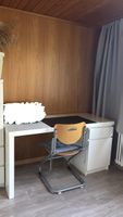 MALM Schreibtisch inkl. verstellbarem Stuhl