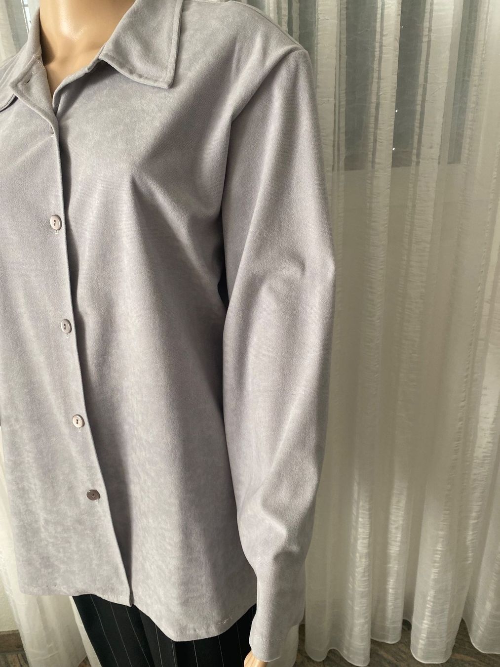 Blusen: Perfekter Auftritt - Kunst-Leder-Bluse, grau, Gr. M – Neu (gemäss Beschreibung) aus Winkel von ferrari2022 4
