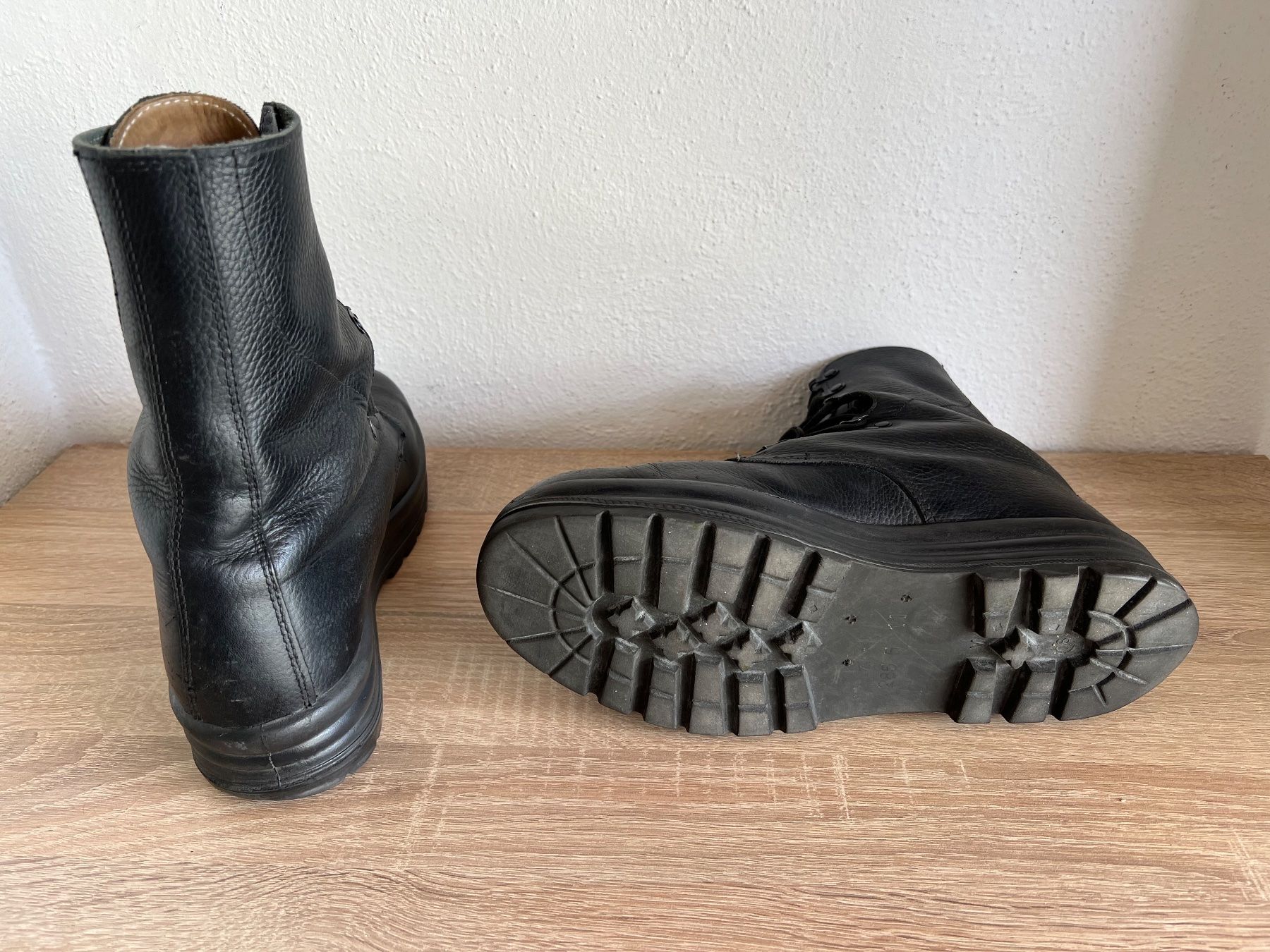 Schweizer Armee Scarpe da uomo: Schweizer Militär Kampfstiefel Minerva – Usato da Frauenfeld venduto da dilili 3