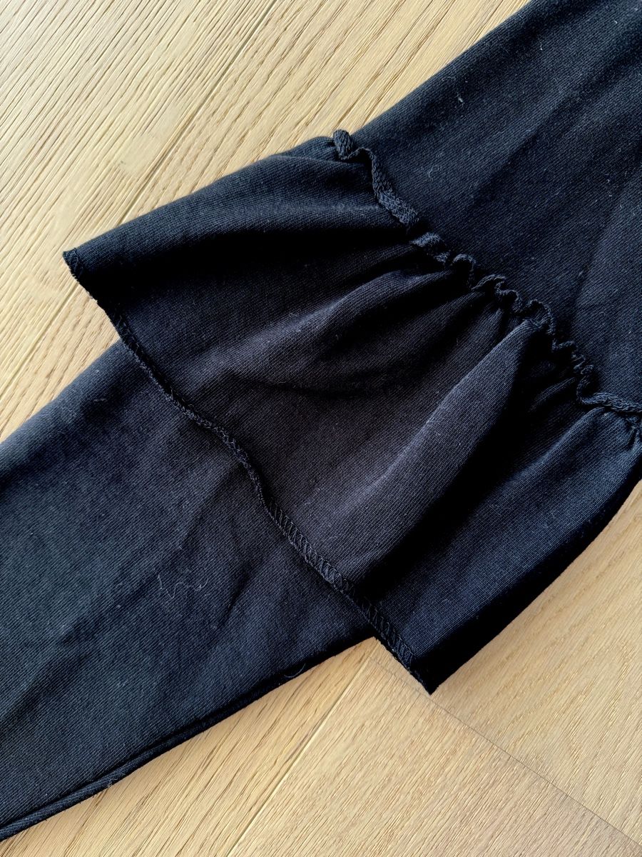 Kleider: Schwarzes Kleid mit Rüschenärmeln, Grösse 34 – Gebraucht aus Richterswil von KAYLEIGH_77 1
