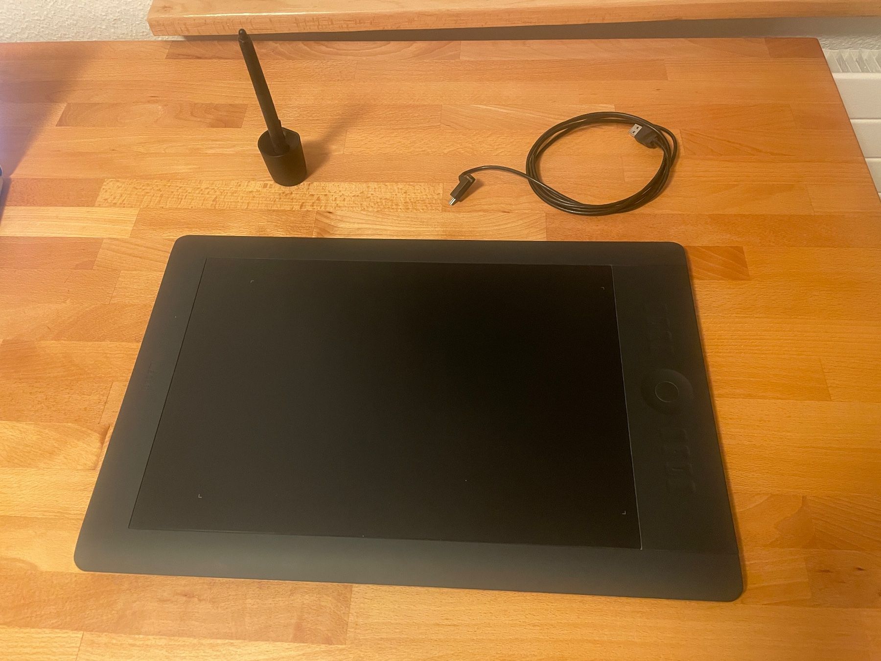 Wacom Tablet PC: Wacom PTH-850 (Large) mit Stift – Usato da Winterthur venduto da Sam_.