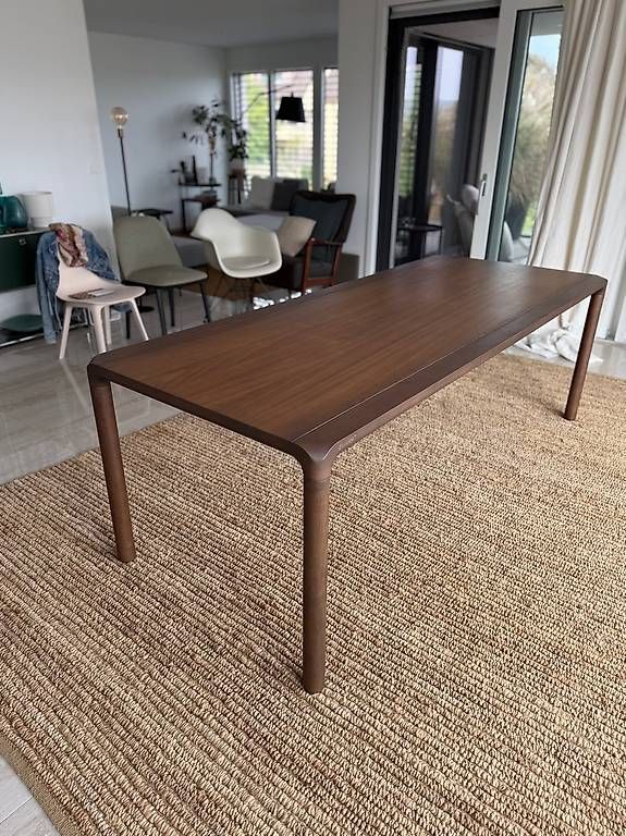 Tische: Zuiver Storm Esstisch / Dining Table 220x90, Walnut – Gebraucht aus Rüschlikon von hellespont