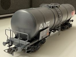 Roco 46327.1 ESSO Schweiz SNCB Kesselwsgen VTG / DC HO