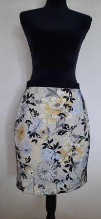 Marc Cain Rock, N 4, Blumenmuster, Top Zustand !