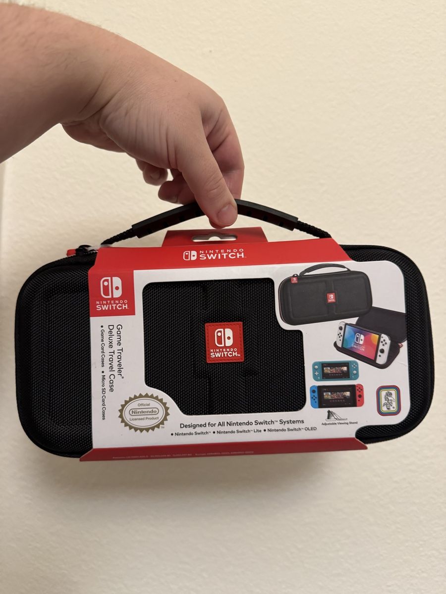 Nintendo Giochi: Nintendo Switch Deluxe Reise-Tasche - Neu – Usato da Niederbipp venduto da yar_tf6f