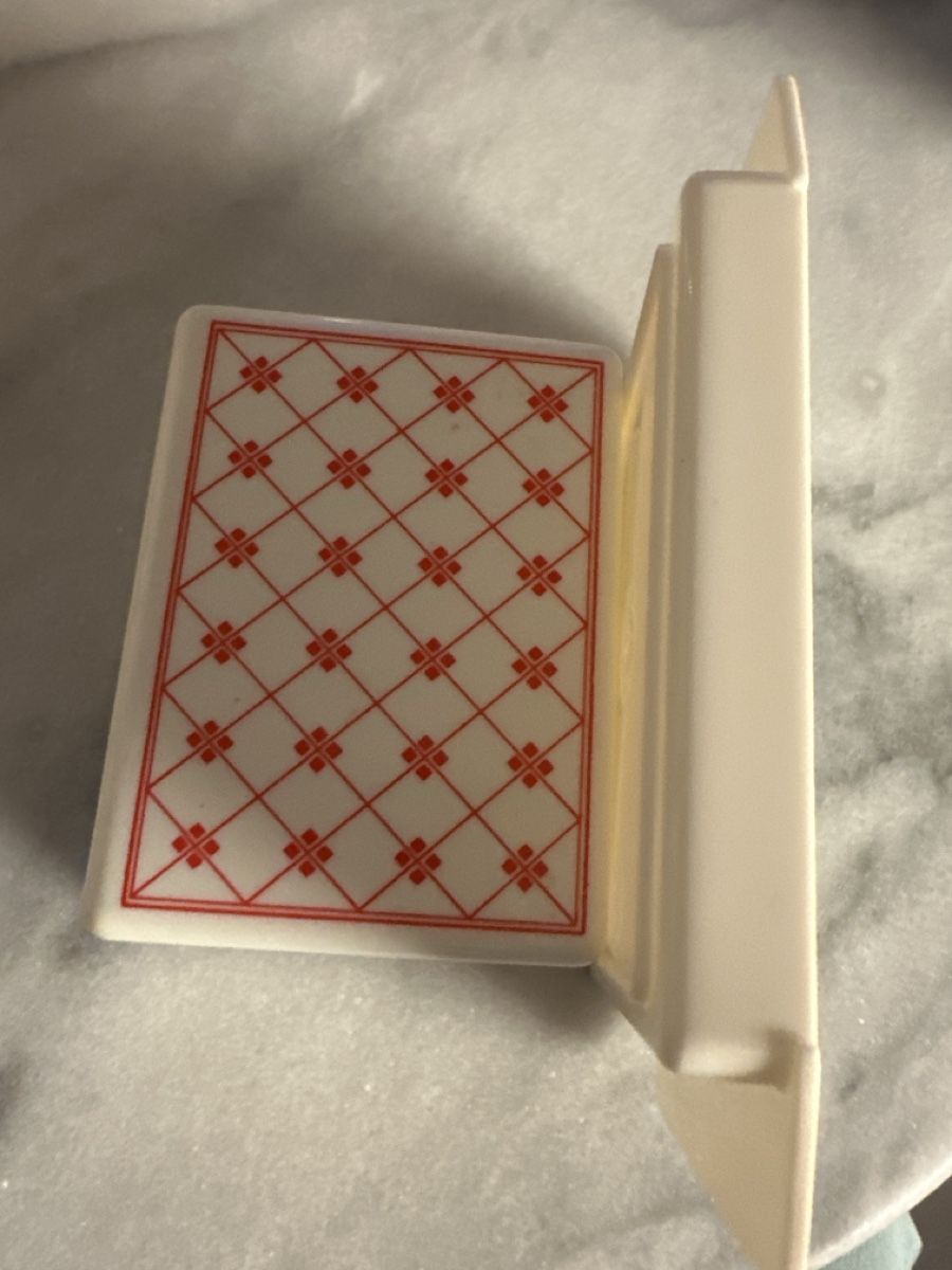Altre Stoviglie: Weisse Butter-Box mit rotem Muster – Usato da Gersau venduto da Second-Hand-Shop 2
