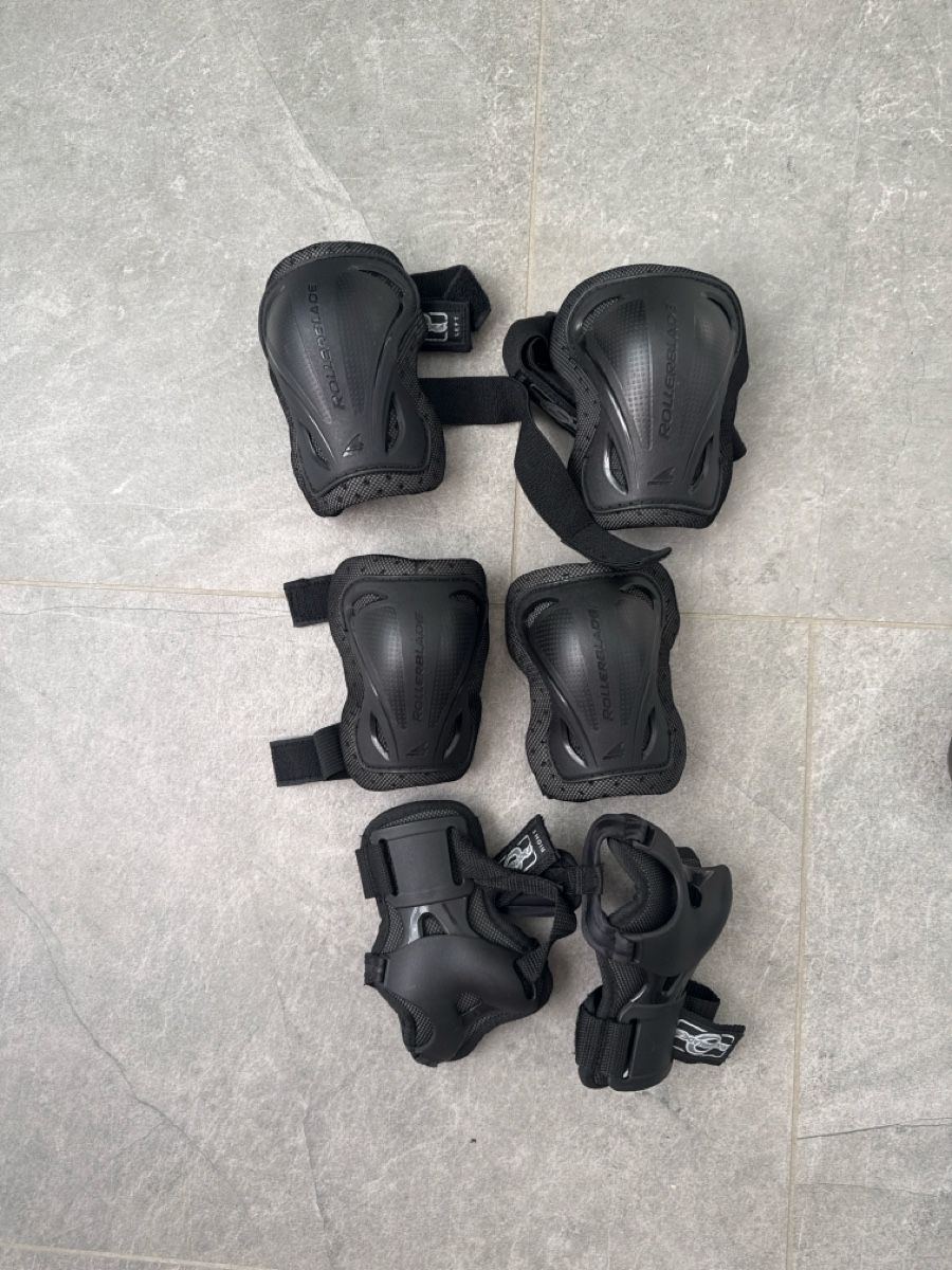 Pattini in linea & Pattini a rotelle: Rollerblade Inlineskates schwarz rot – Usato da Ossingen venduto da daisi_ 1