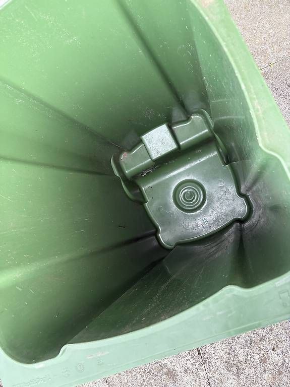 Autres: Grüngutcontainer – D'occasion à Berikon par Murphyslaw 1