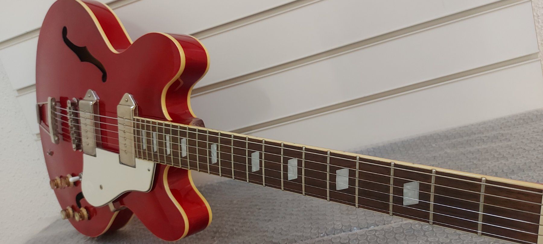 Epiphone Strumenti musicali: Epiphone Casino CH Wine Red e-gitarre neuwertig – Usato da Glattbrugg venduto da Swissmusik 2