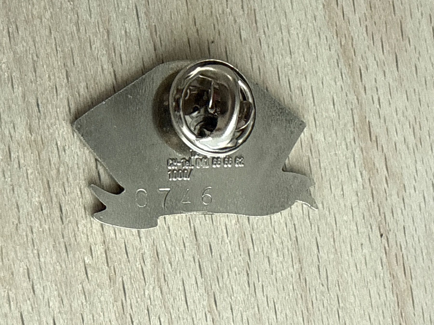 Placchette & Badge: Pin TV  "zämä gots besser" – Usato da Glattbrugg venduto da Schweigmatt 1