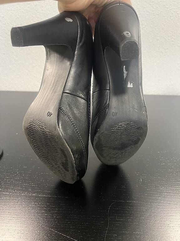 Scarpe da donna: Schwarze Damen-Pumps High Heels Gr. 40 – Usato da Au SG venduto da ali_j87n 4