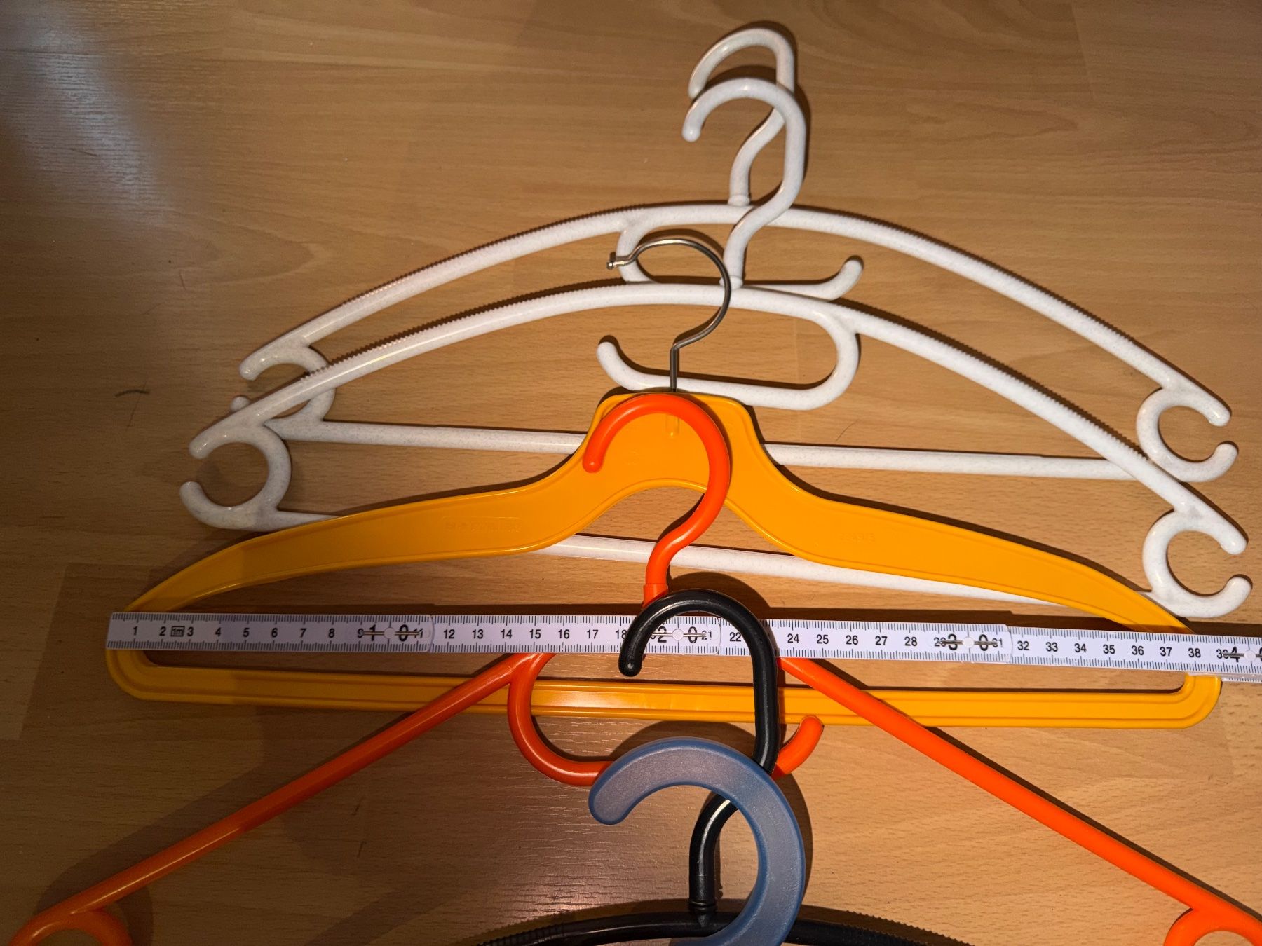 Kleiderbügel: 11 Kleiderbügel – Gebraucht aus Grosswangen von Second_hand_paradise 2