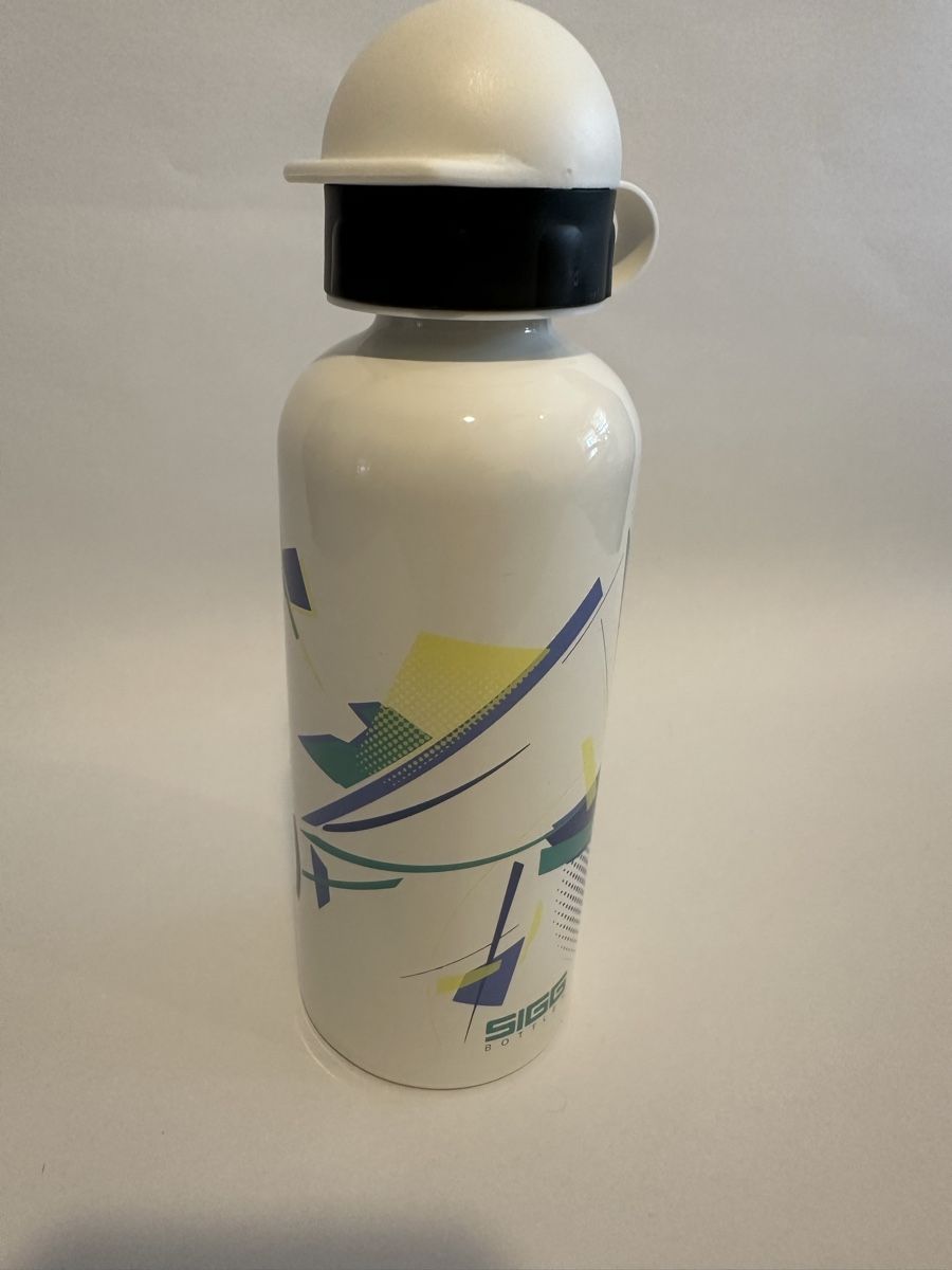 Sigg Gourdes & Thermos: Retro Original Sigg Trinkflasche, Retro weiss mit Muster – D'occasion à Uster par sus_s85n