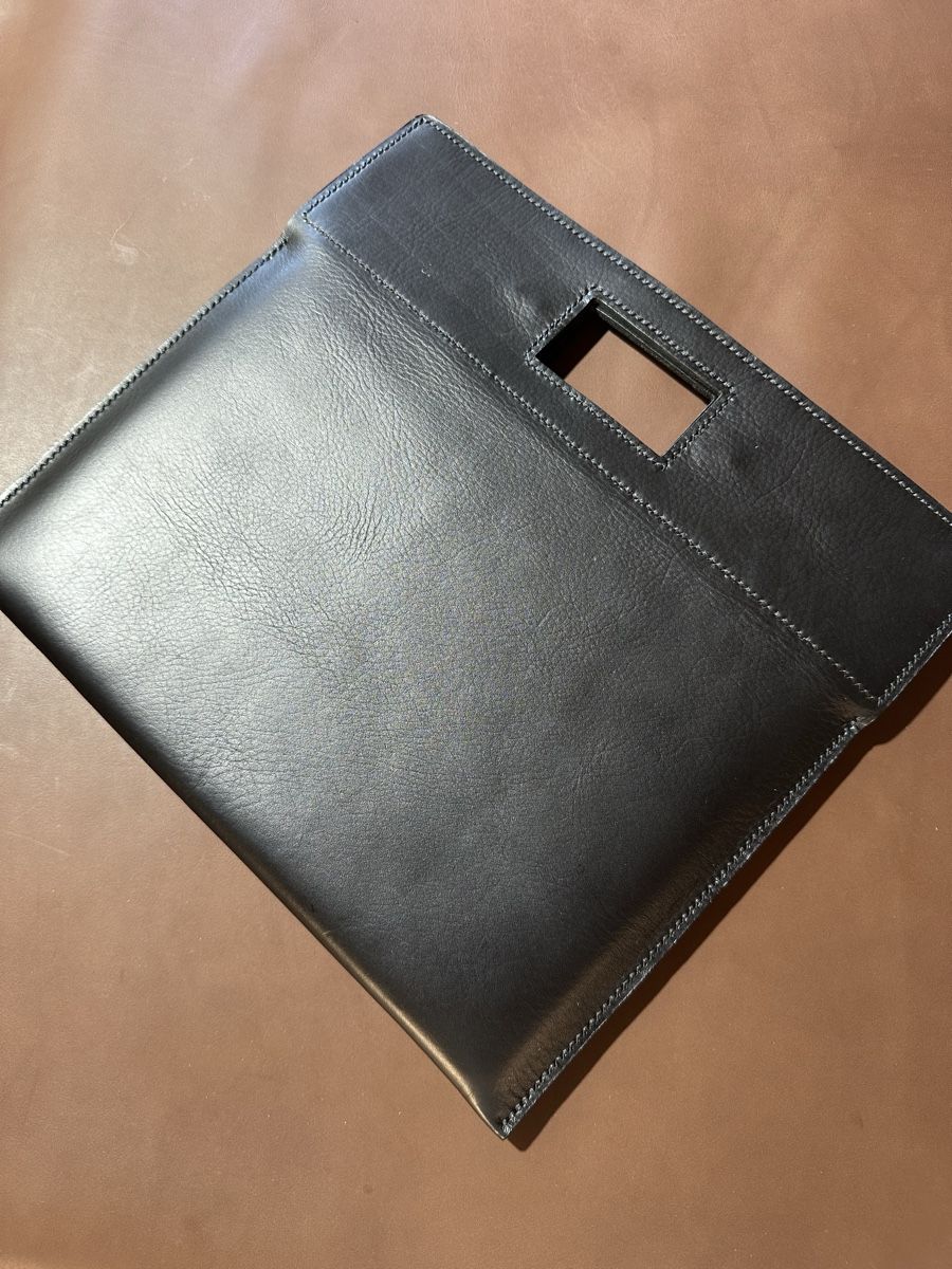 Taschen: Handgefertigte Laptophülle aus Echtleder – Neu und originalverpackt aus Mettmenstetten von vad_57p2 4