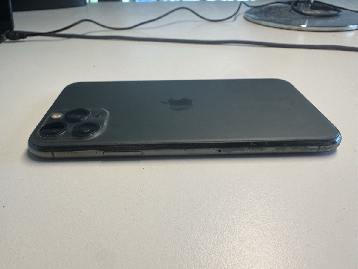 Apple Portables: Iphone 11 Pro – D'occasion à Küssnacht am Rigi par Nako 1