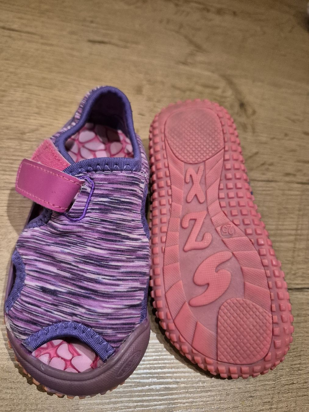 Scarpe per ragazze: Badeschuhe Gr. 25, Top Zustand – Usato da Walenstadt venduto da Ani23 1