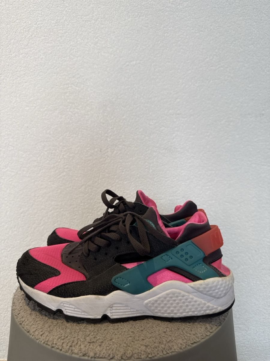 Nike Scarpe da uomo: Nike huarache  – Usato da La Chaux-de-Fonds venduto da Ro.raw