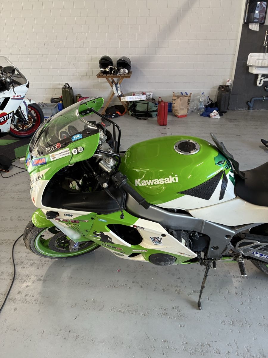 Strada: Kawasaki Ninja ZX-6R – Usato da Fiesch venduto da cheera33 3