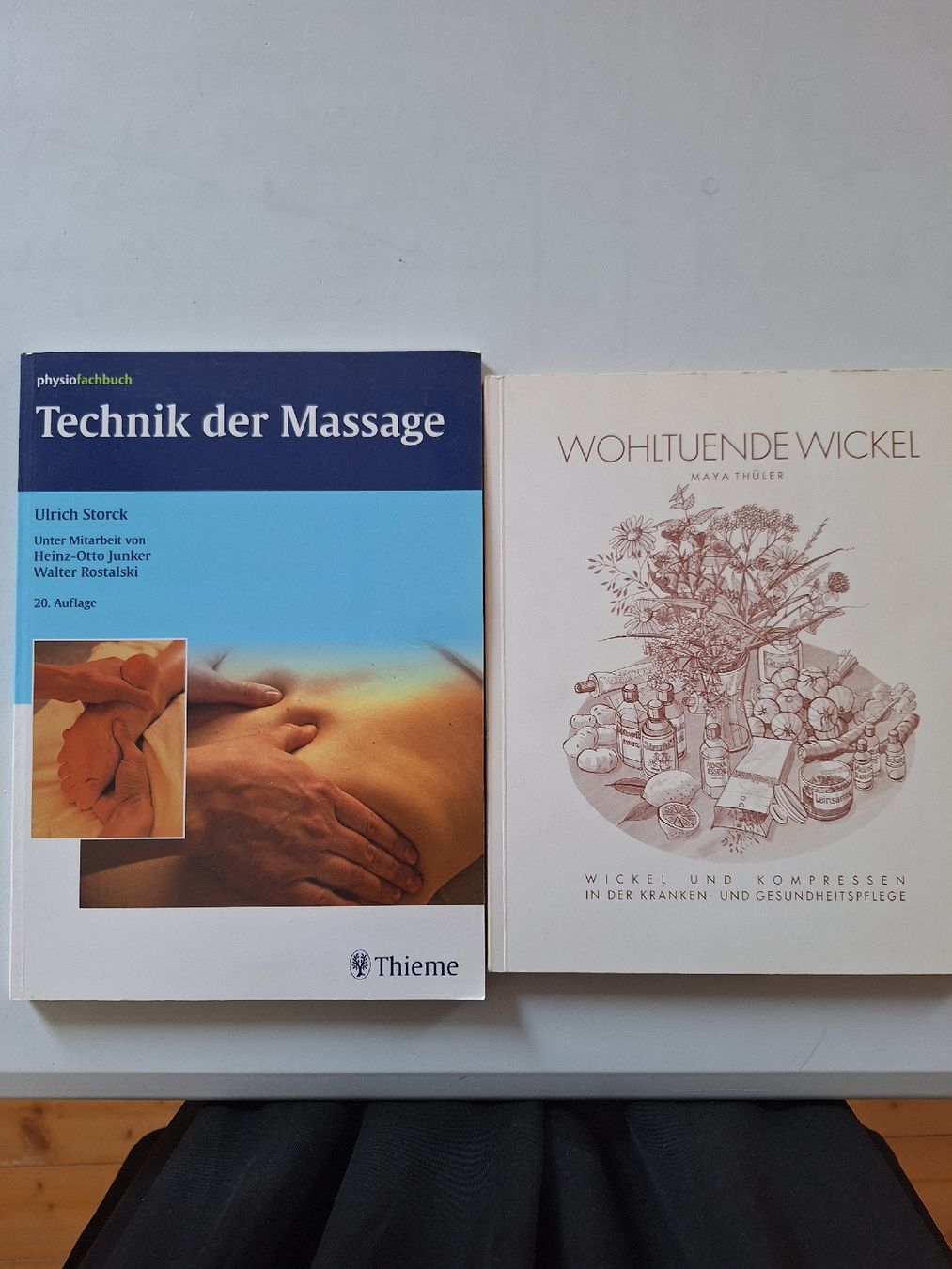Libri: Technik der Massage & Wohltuende Wickel - 2 Bücher Set – Usato da Gelterkinden venduto da holunder61