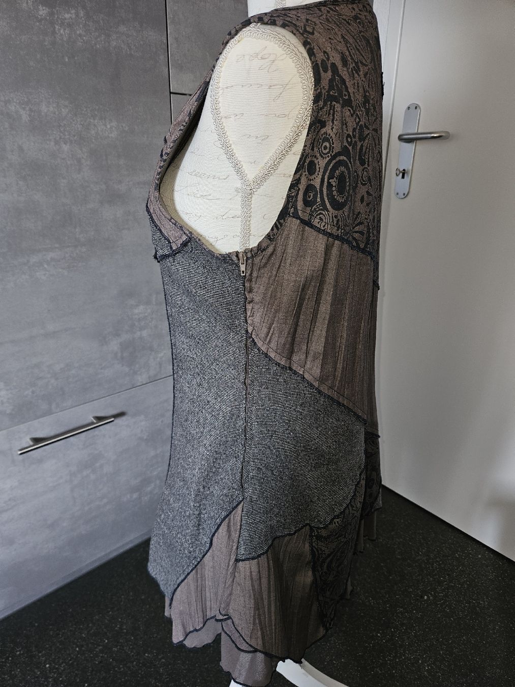 Robes: Kleid Damen Grösse 5 Braun – Neuf (Voir description) à Anwil par tamoos 1