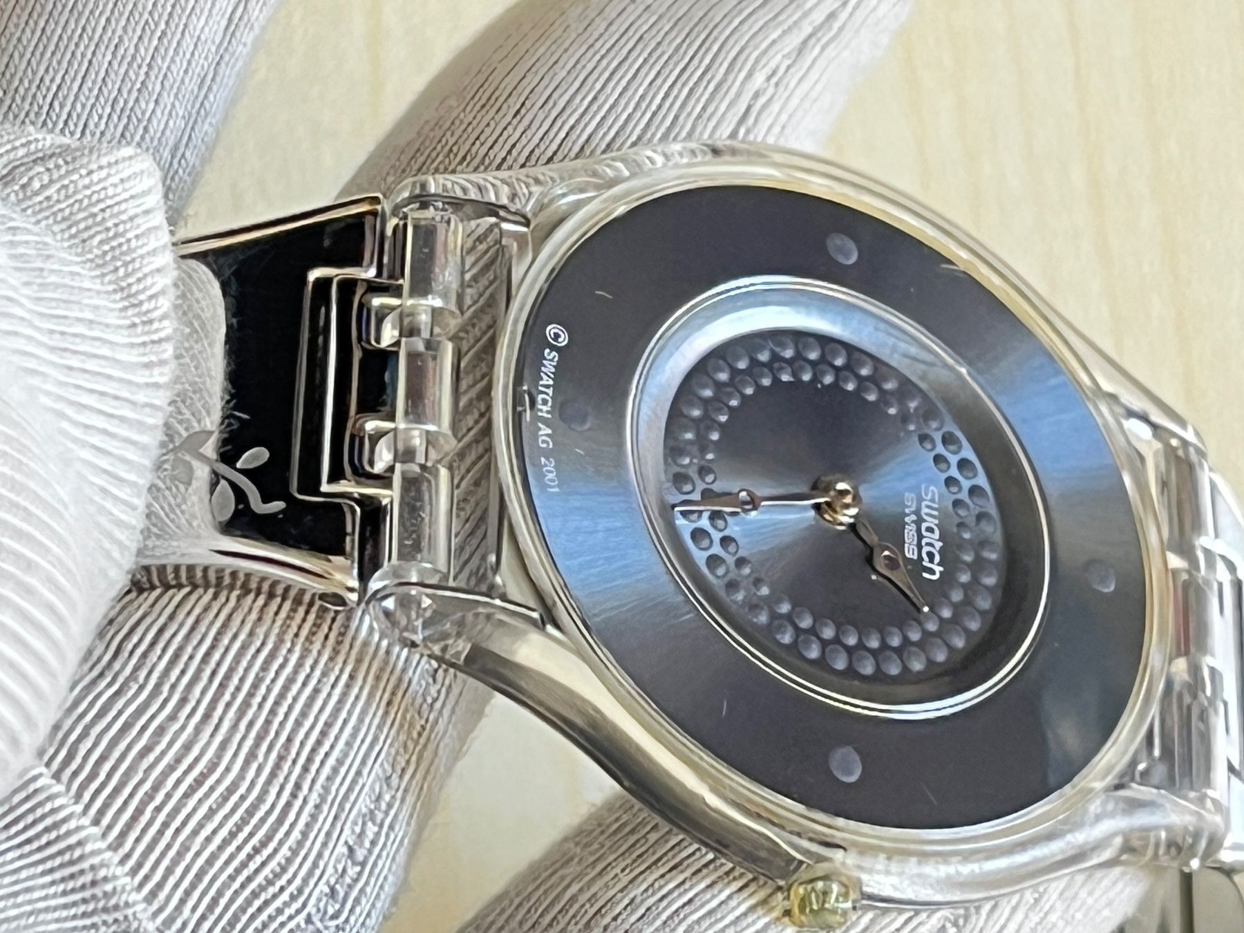 Swatch Orologi: Swatch Damenuhr, silberfarben, Blumendesign – Usato da Grenchen venduto da chththl 3