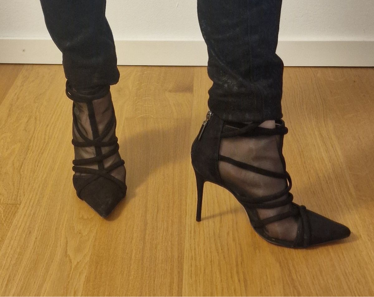 Next Chaussures femmes: Bottines pointues à talons aiguilles – D'occasion à Morges par pau_5pdz
