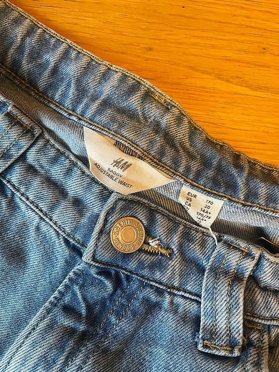 Pantalons: Baggy Jeans H&M Gr. 170 – D'occasion à Zürich par ele_hhb2 1