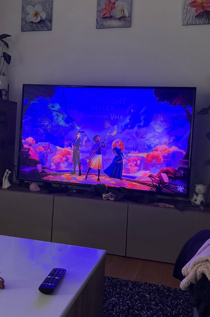 Televisori: LG TV 65 zoll mit blautisch – Usato da Amriswil venduto da kel_whr5