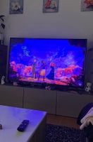 LG TV 65 zoll mit blautisch