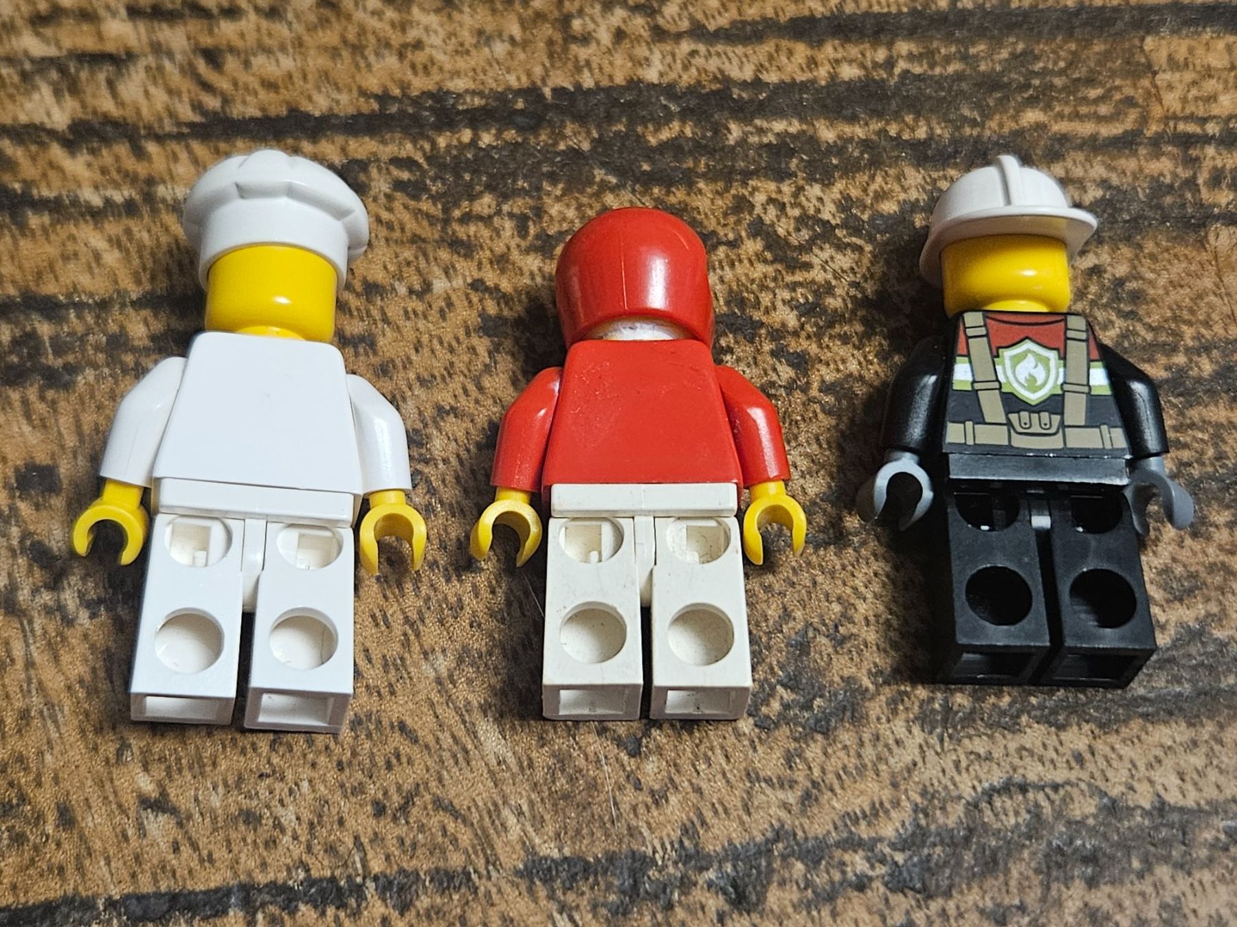 Lego Kit di costruzioni: lego lot de 3 figurines – Usato da Confignon venduto da Ecrofigs 1