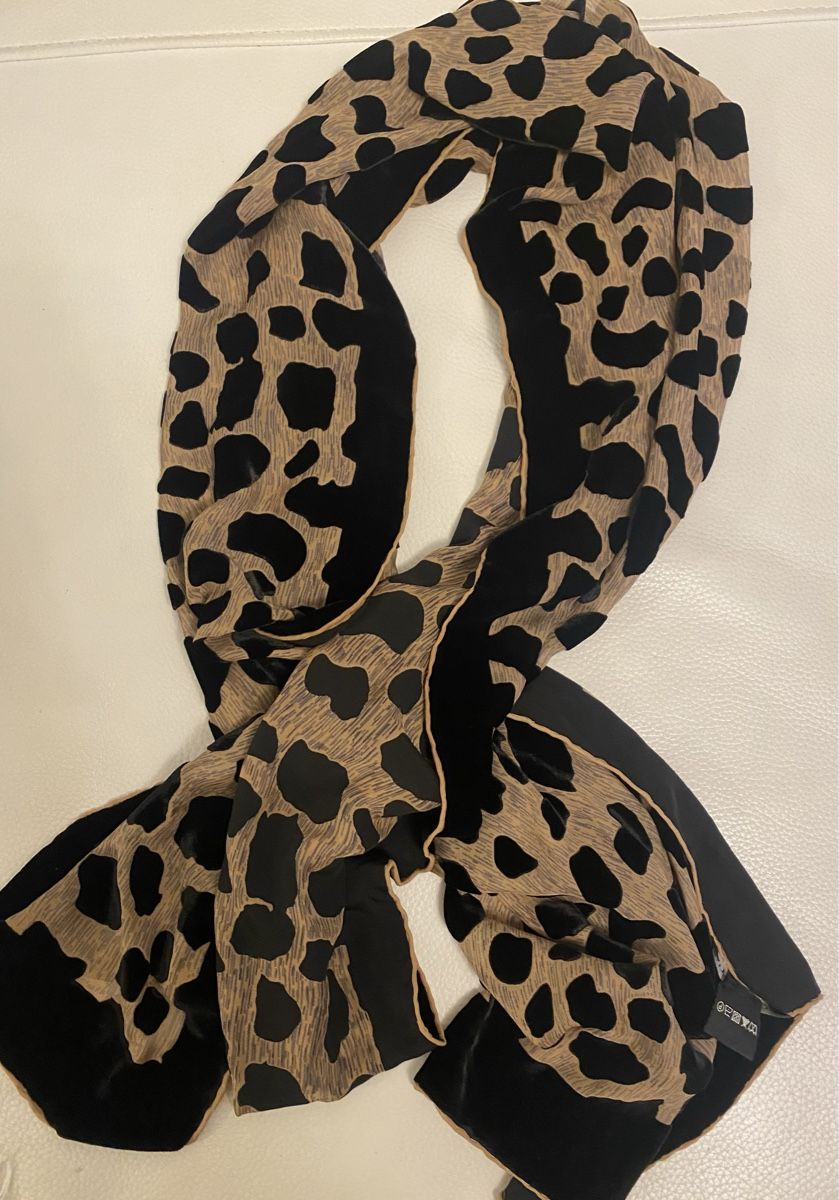 Codello Foulard & Sciarpe: Codello Schal aus 40% Seide 🌸 – Usato da Opfikon venduto da Luis144 4