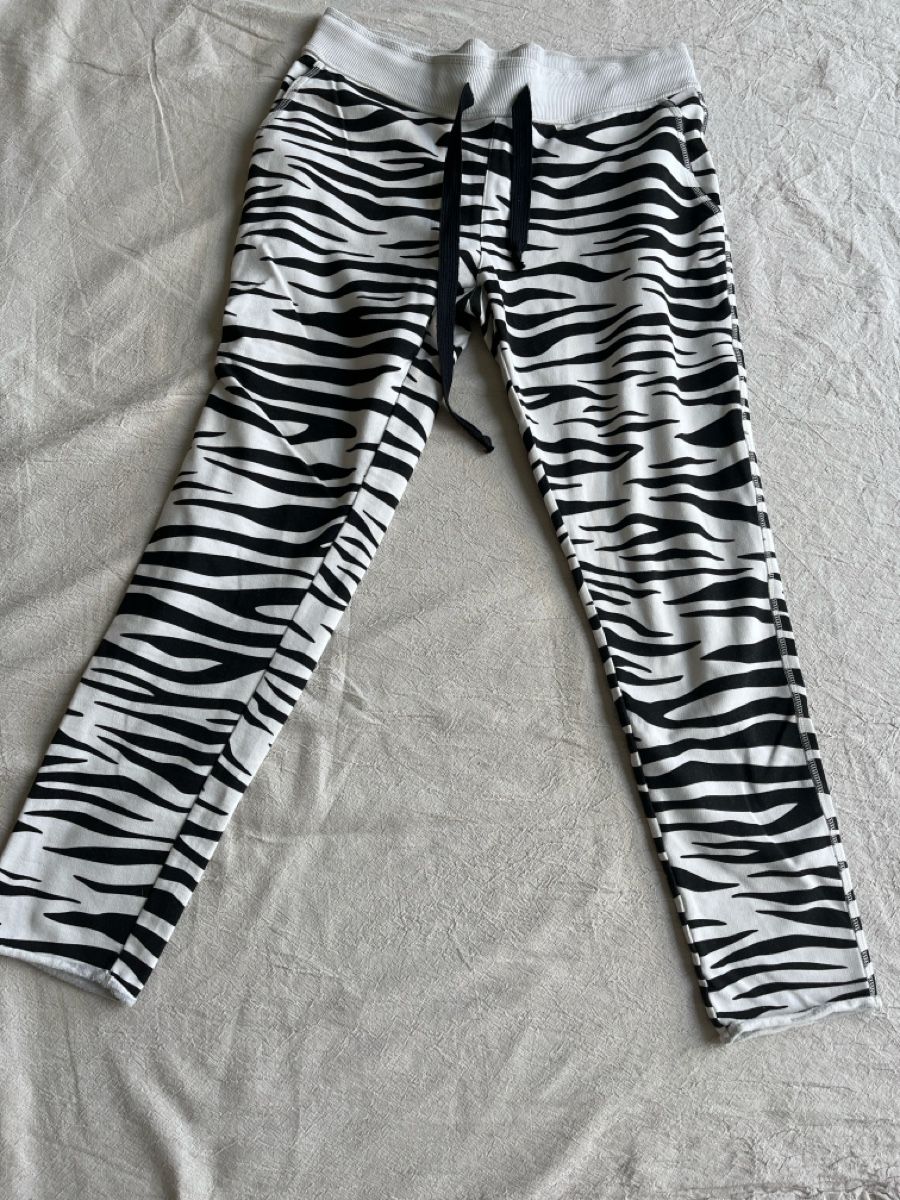 Hosen: Juvia Hosen – Gebraucht aus Niederhasli von Suneblueme
