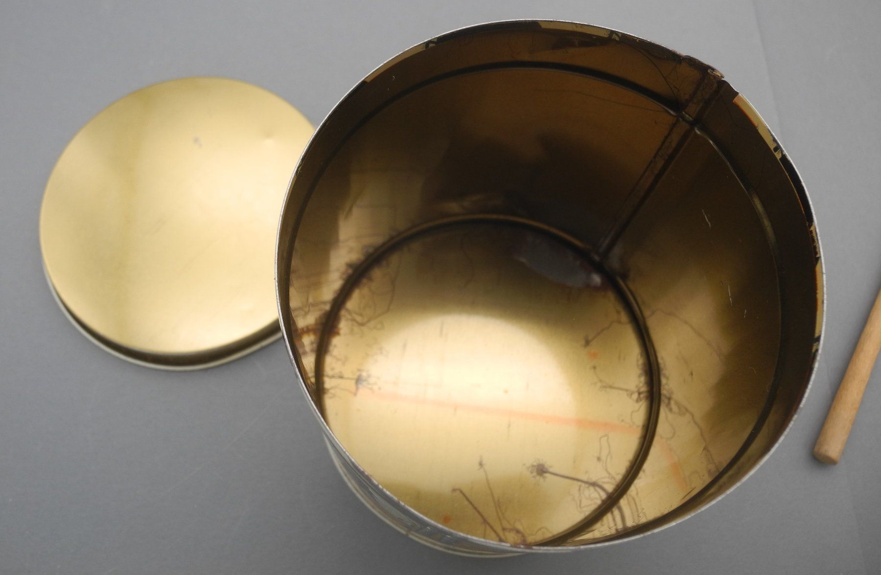 Barattoli: Vintage Singer's echte Basler Leckerli Dose Retro, Nr. 234 – Usato da Kottwil venduto da Crazyrolf 3