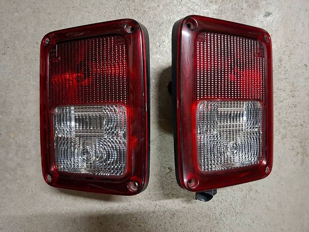 Tutti pezzi di ricambio auto: Original Wrangler JK Rücklichter 2007-2015 – Usato da Bern venduto da Acdia