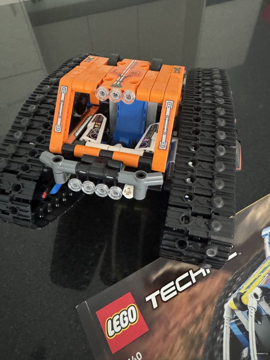 Lego Technic 42140 App-gesteuerter Transformationsfahrzeug (Usato