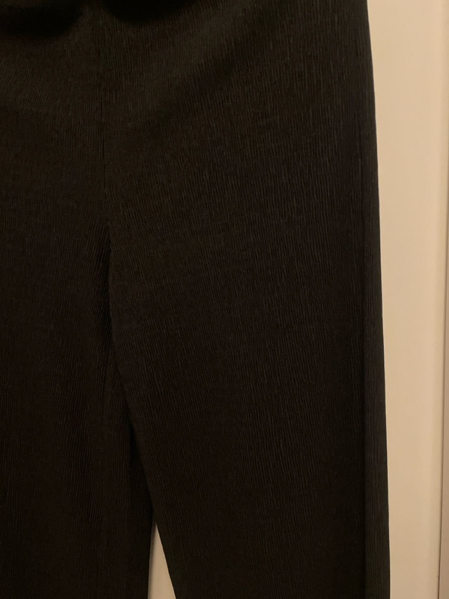 H&M Hosen: schwarze Stoffhose mit Struktur – Gebraucht aus Zürich von joa_7xds 2