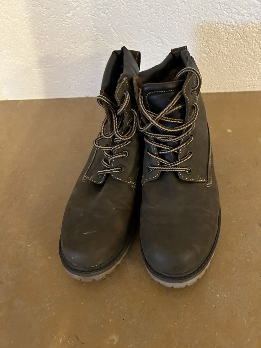 Scarpe da uomo: Chaussures fourrés homme – Usato da Montsevelier venduto da Batson