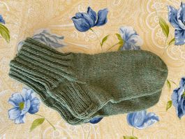 100% Schurwolle Socken Dame/Herr 39/40 grün handgestrickt