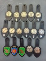 16 alte Brusttaschenanhänger, Spezialistenabzeichen