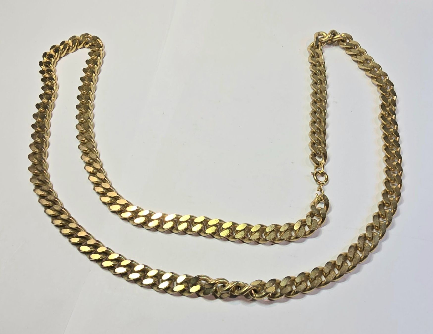 Ketten: Schwere Goldfarbige Kette – Gebraucht aus Ennetbürgen von 50shafali53