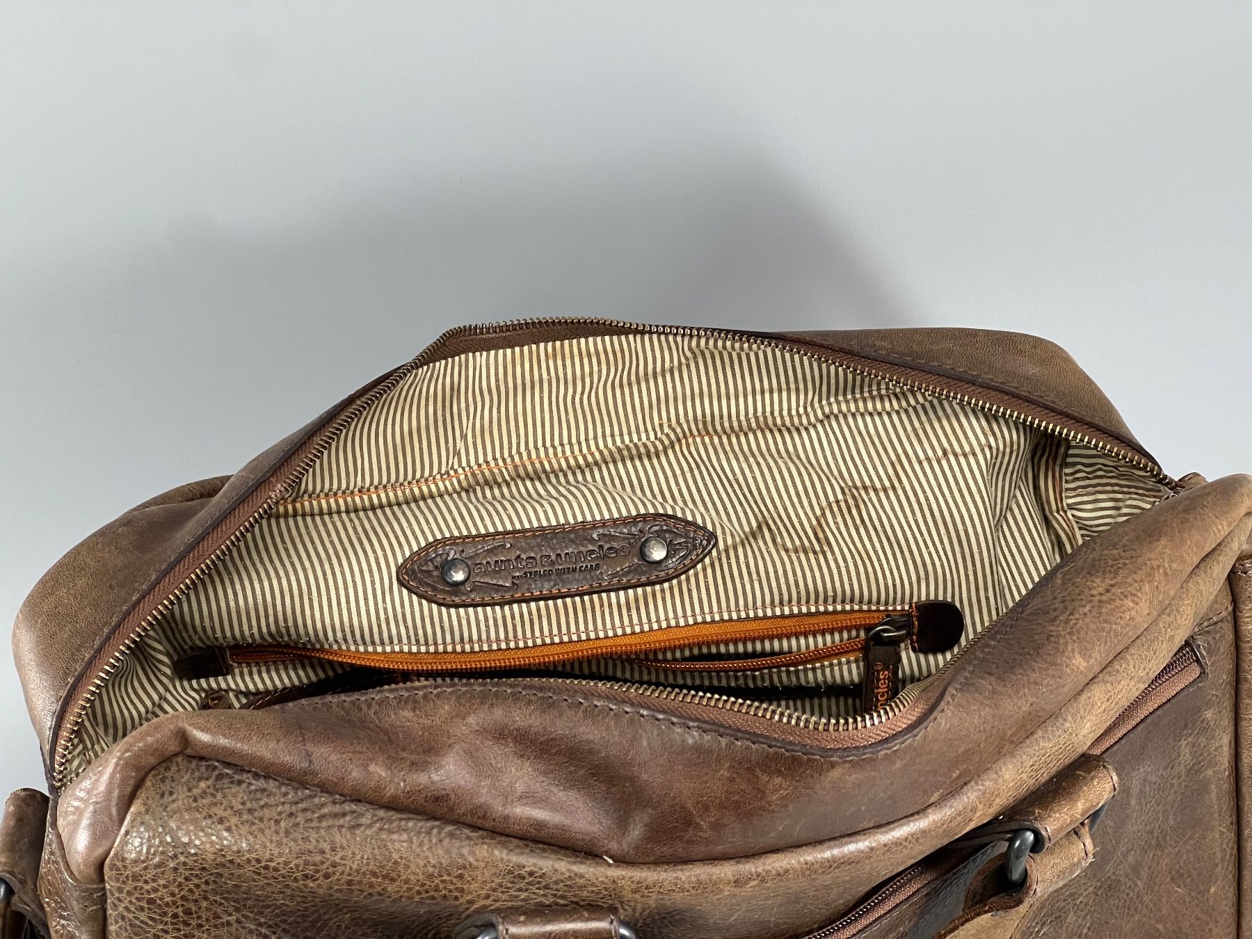 Aunts & Uncles Borse: Leder Handtasche / Umhängetasche  -  aunts & uncles – Usato da Sennhof venduto da Johnbest 8