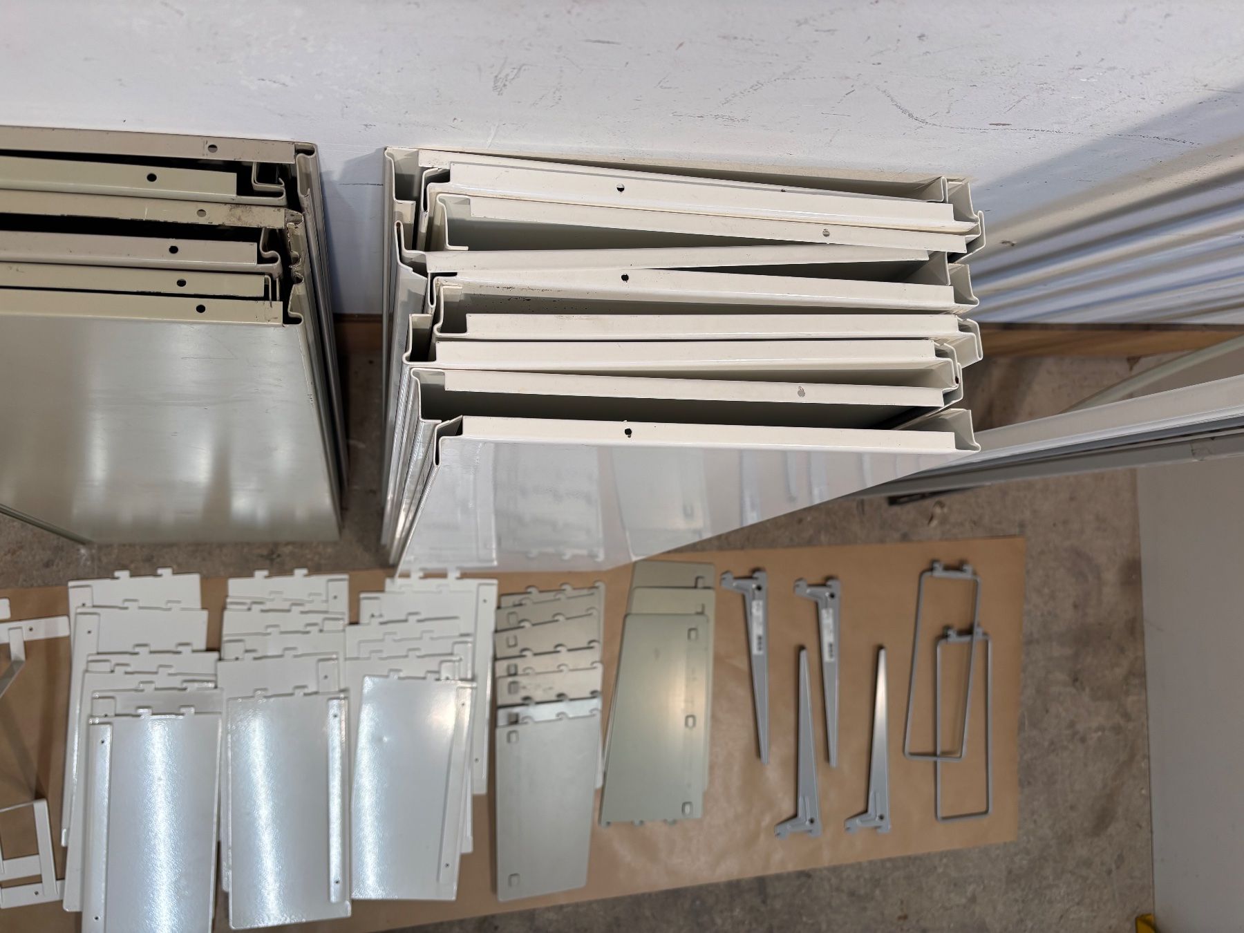 Étagères: Wandgestell Sortiment verschiedene Systeme gemäss Bilder – D'occasion à Winterthur par ReUse_Baumarkt 2