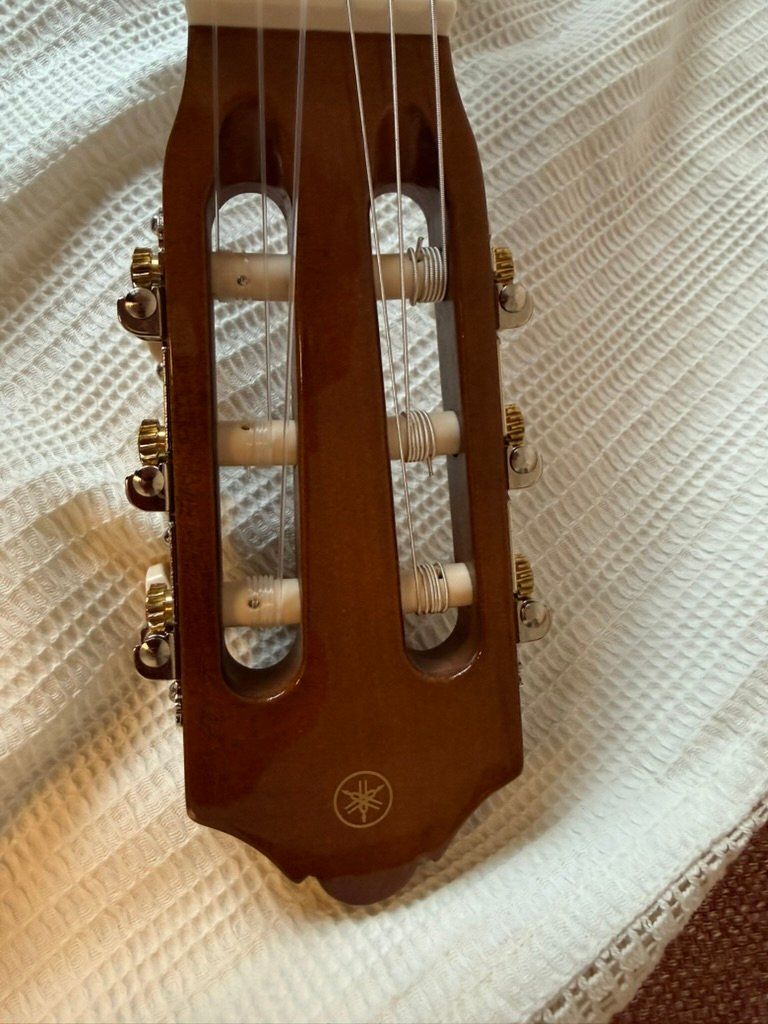 Yamaha Instruments de musique: Yamaha C40 Klassikgitarre – D'occasion à Basel par JackAMI 4