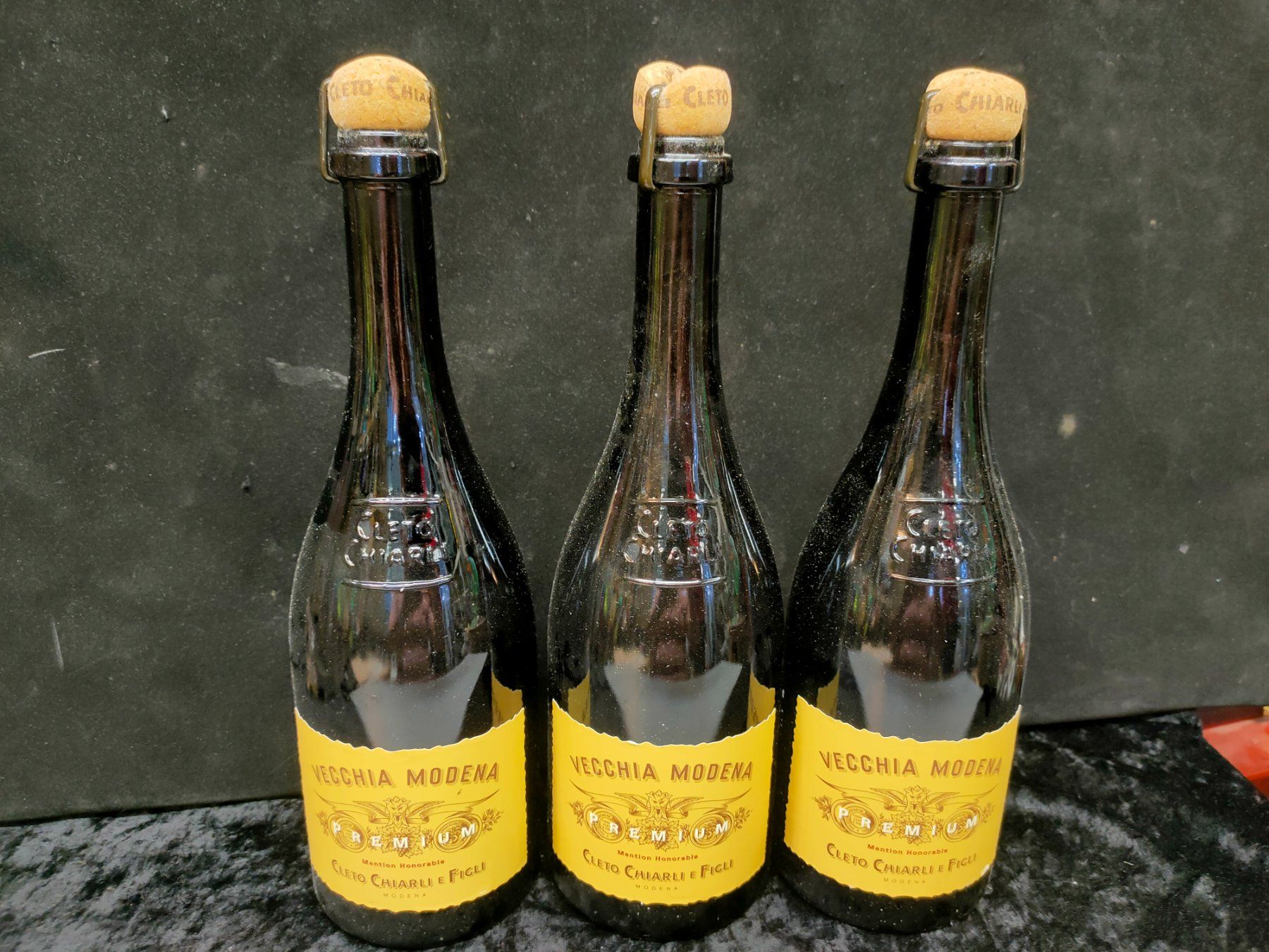 Spiritueux: 3 BOUTEILLES VECCHIA MODERNA PREMIUM CLETO CHIARLI E FIGLI – Neuf (Voir description) à Genève par Leboucheoreilles