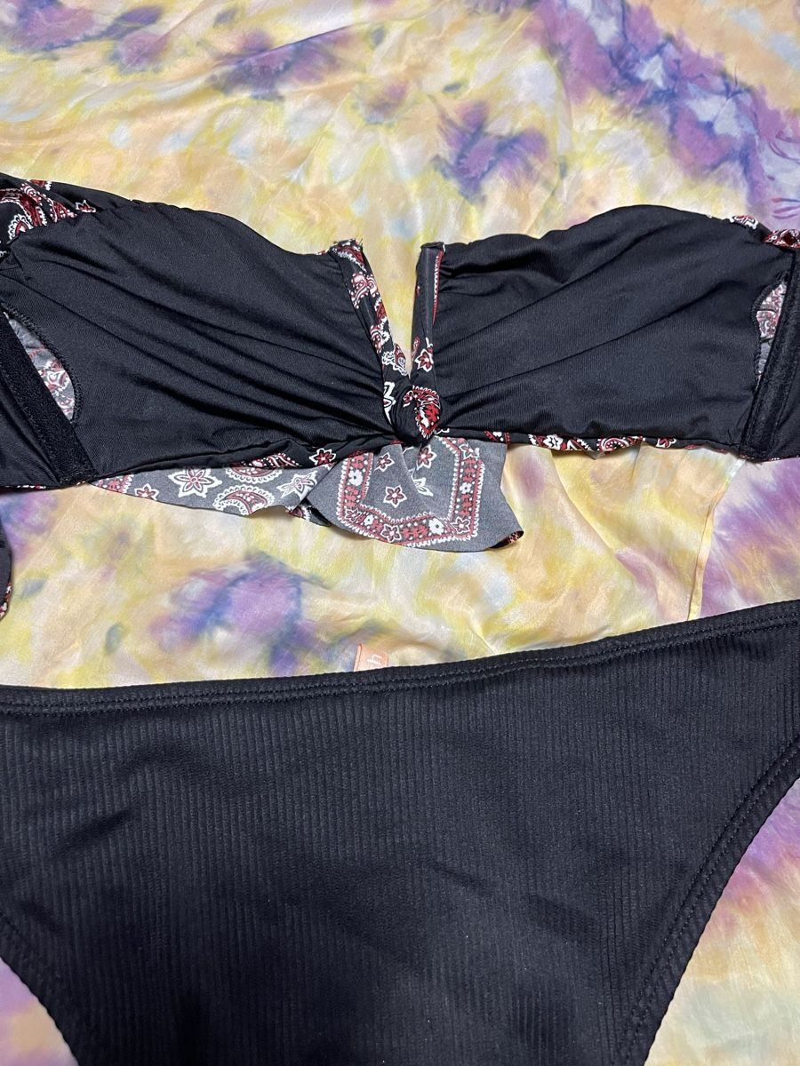 Maillots de bain & Bikinis: Chic bikini costume da bagno con volane – Neuf (Voir description) à Gordevio par LanaZimm 7