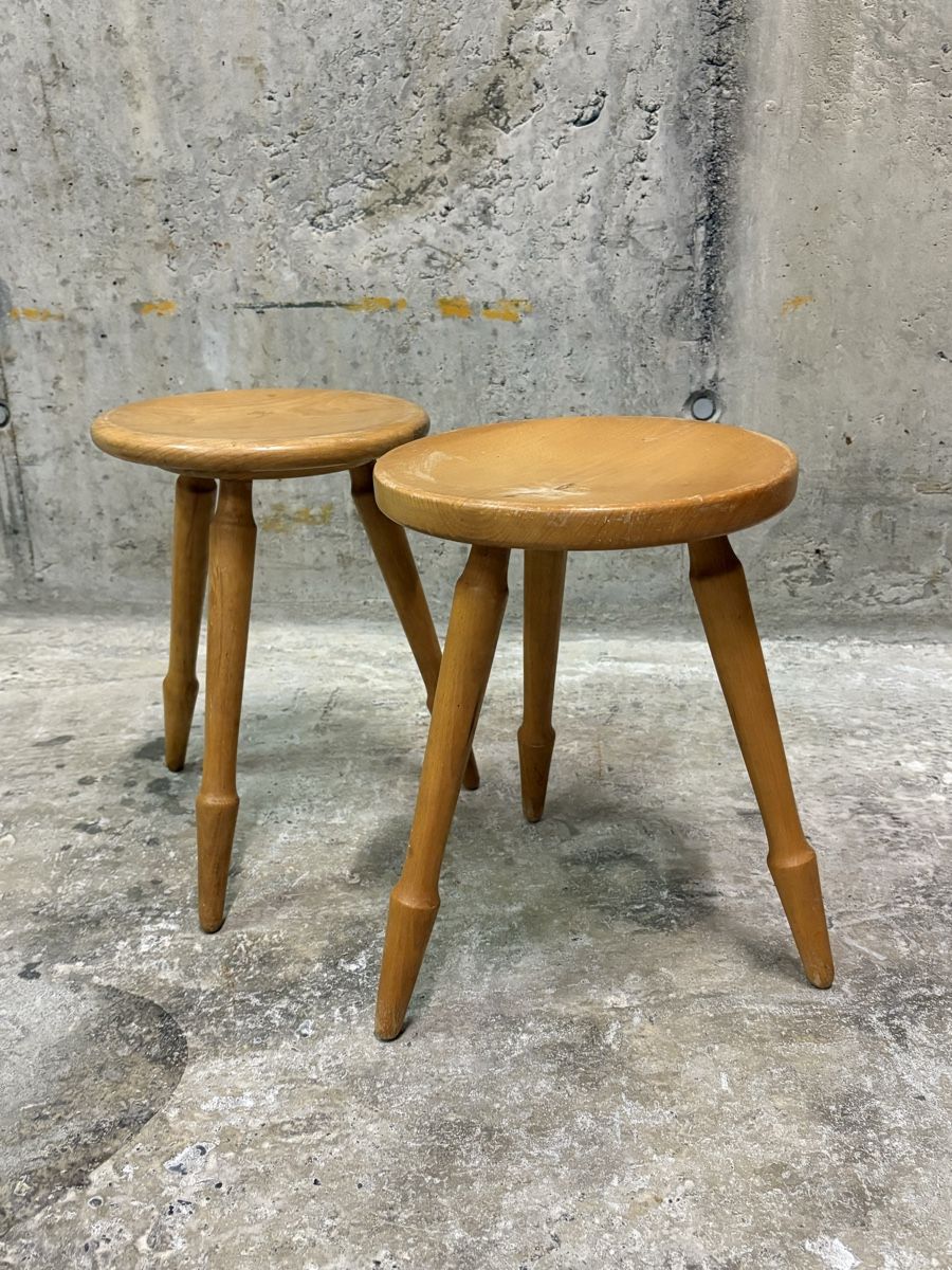 Sgabelli: Zwei schöne Holz-Hocker/Taburettli – Usato da Bern venduto da Pet-zi
