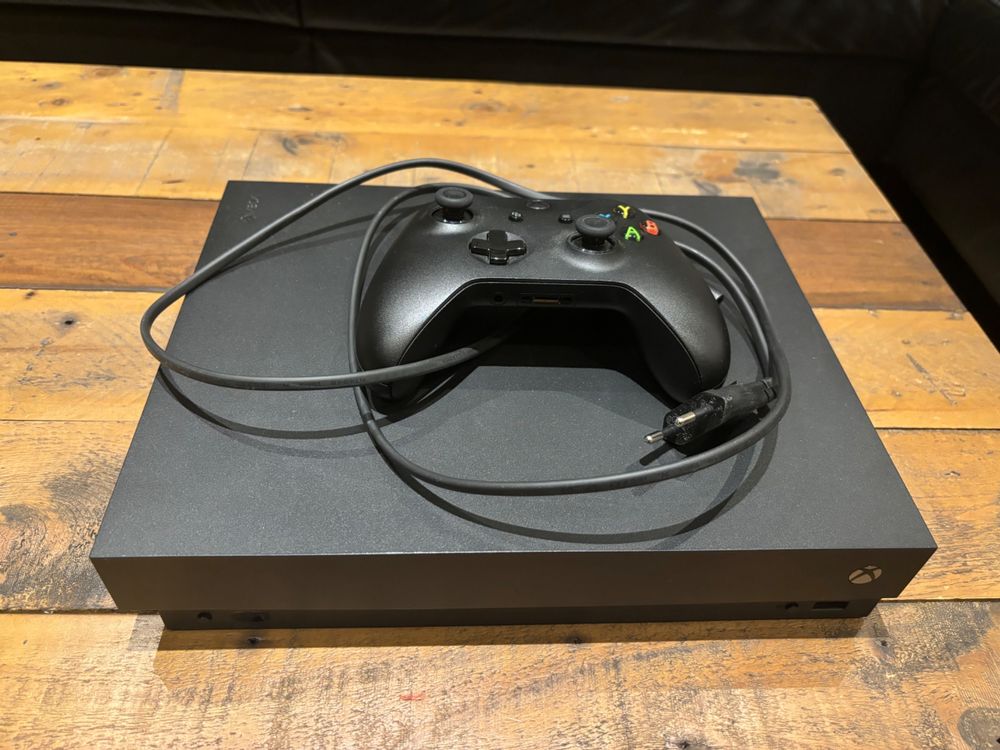 XBOX ONE mit 1tb Speicher und Controller Kaufen auf Ricardo