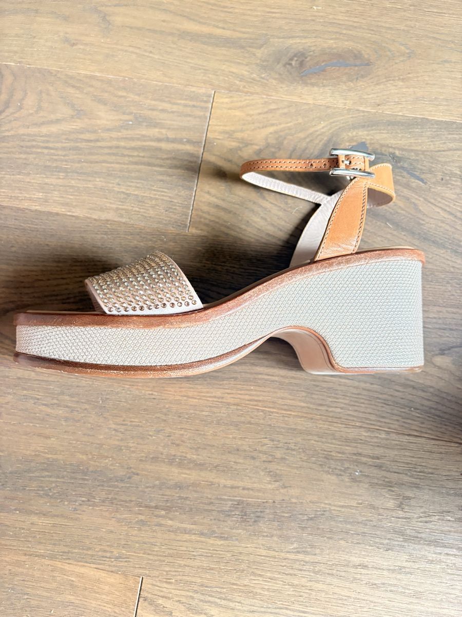 Scarpe da donna: Rodo Sandale mit Plateau und Strass Gr 40 beige – Usato da Sorengo venduto da Bipfi 3