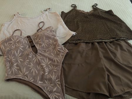 Set estivo donna: top, body e shorts, taglia XL